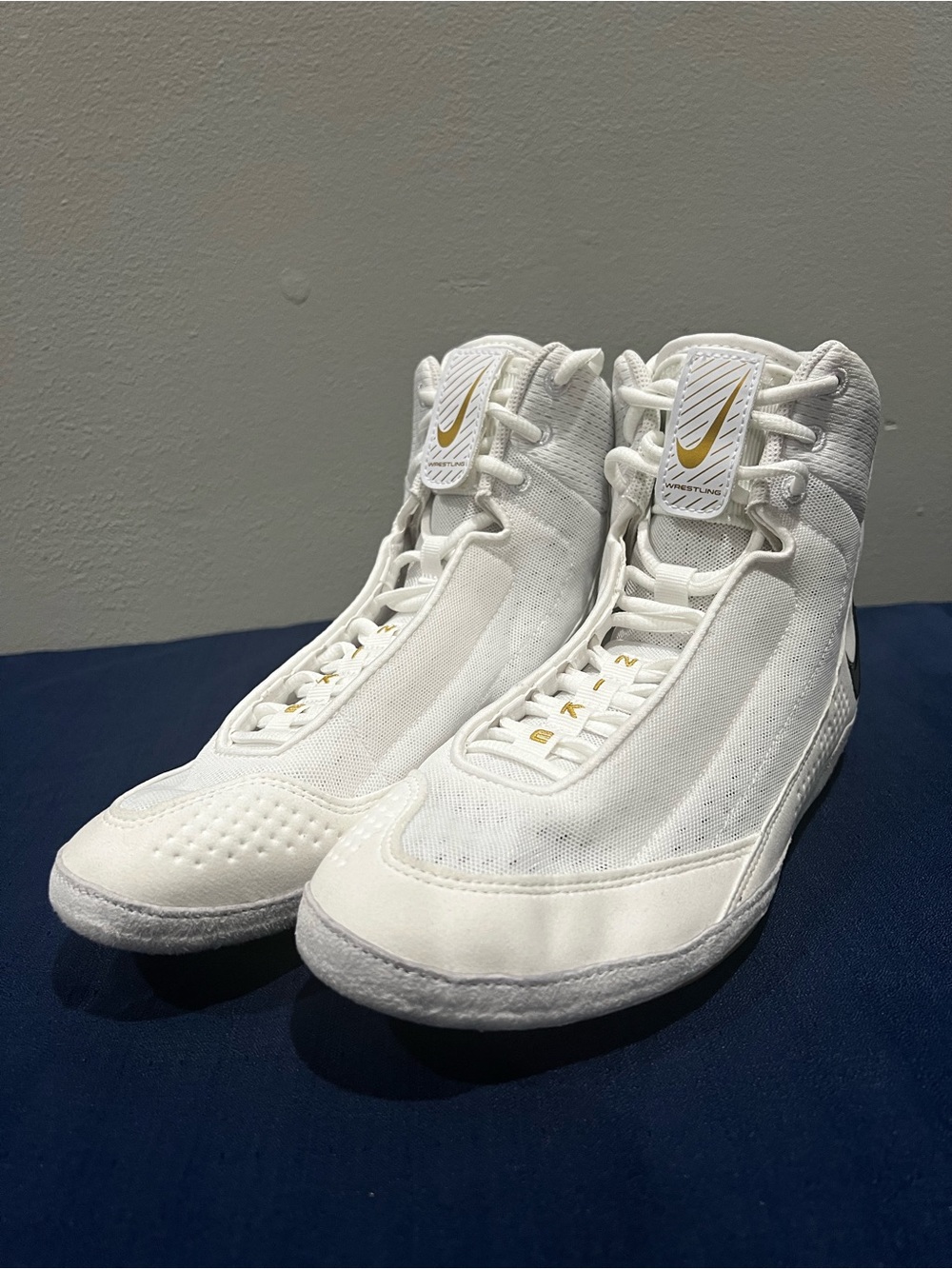 Nike Inflict 4 White/Gold Wrestling Shoes HM9674-102 Size 10 Men’s